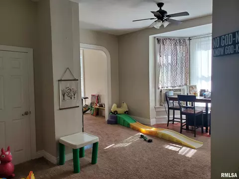 1111 15th St, Moline, IL 61265 photo 9