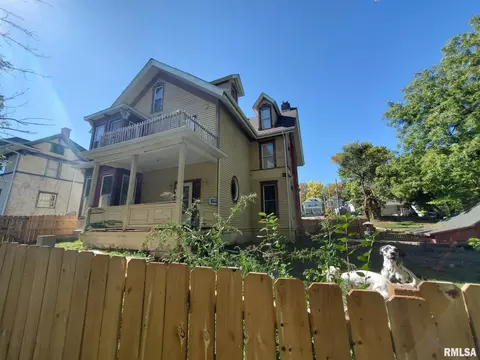 1111 15th St, Moline, IL 61265 photo 1