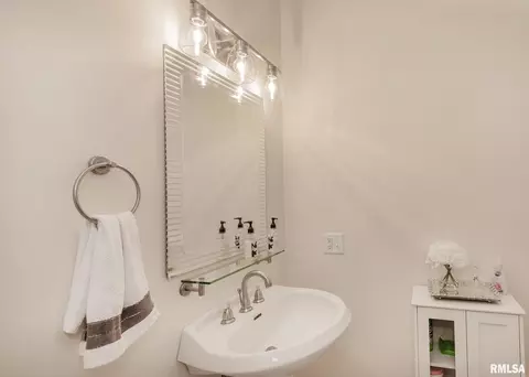 18 Villa Dr, Hampton, IL 61256 photo 20