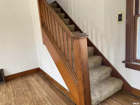 100 N 3rd St, Clinton, IA 52732 photo 9
