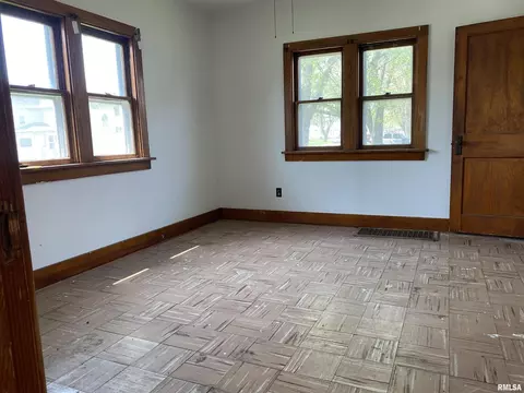 100 N 3rd St, Clinton, IA 52732 photo 12