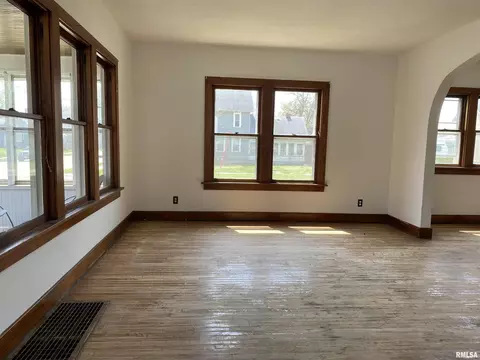 100 N 3rd St, Clinton, IA 52732 photo 5
