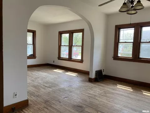 100 N 3rd St, Clinton, IA 52732 photo 8