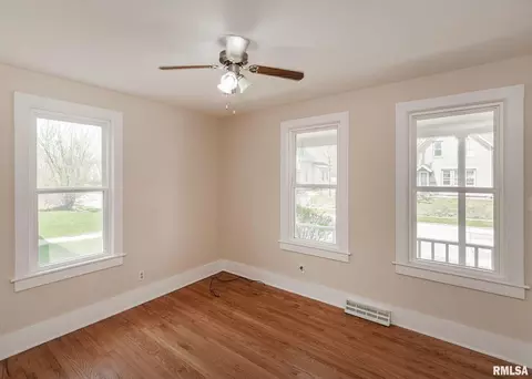 514 16th Ave, Moline, IL 61265 photo 3