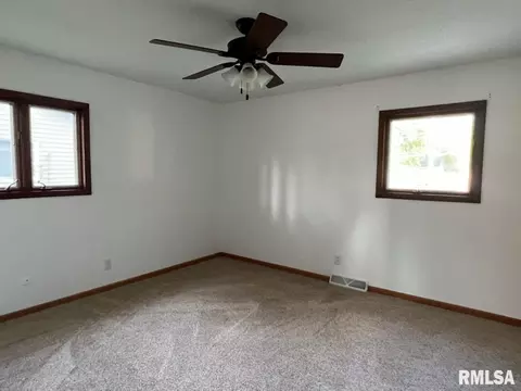 1617 12th St, Silvis, IL 61282 photo 7