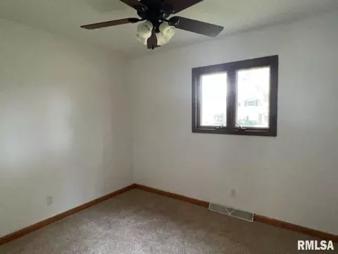 1617 12th St, Silvis, IL 61282 photo 5