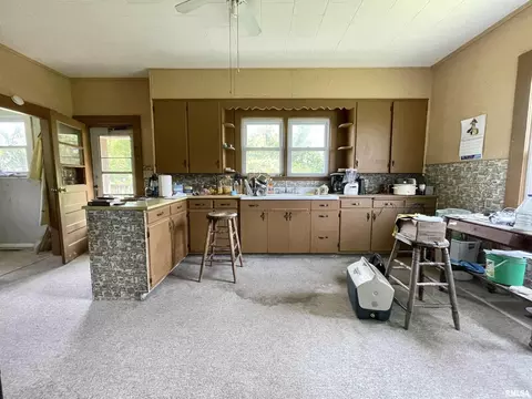 180 Schnake Ln, Eldorado, IL 62930 photo 12