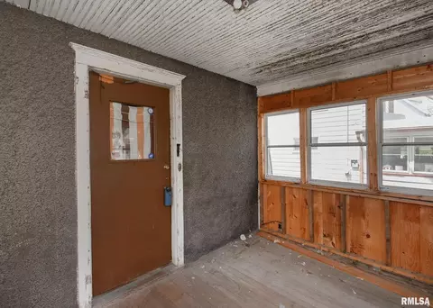 1147 24th St, Moline, IL 61265 photo 6