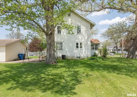 1147 24th St, Moline, IL 61265 photo 2