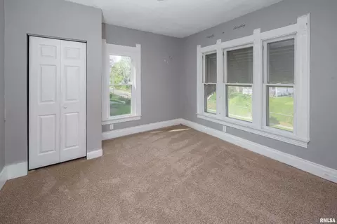 914 25th St, Moline, IL 61265 photo 8
