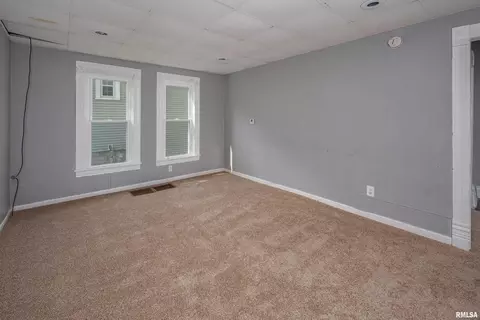 914 25th St, Moline, IL 61265 photo 3