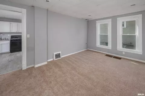 914 25th St, Moline, IL 61265 photo 5