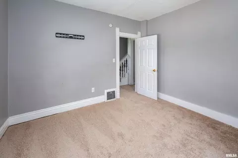 914 25th St, Moline, IL 61265 photo 10