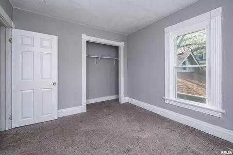 914 25th St, Moline, IL 61265 photo 12