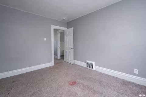 914 25th St, Moline, IL 61265 photo 18