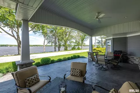 320 1st Ave, Hampton, IL 61256 photo 2