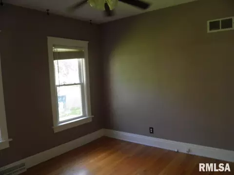2105 West St, Thomson, IL 61285 photo 6