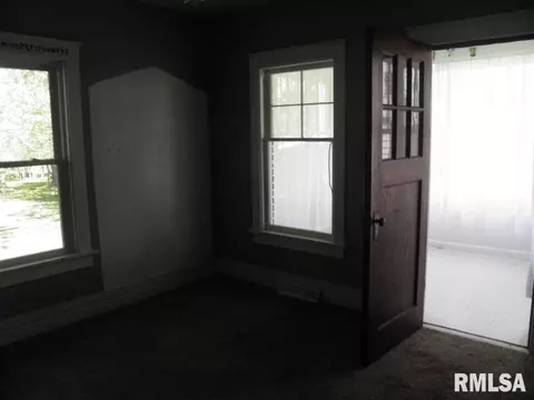 2105 West St, Thomson, IL 61285 photo 8