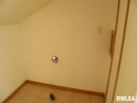 2105 West St, Thomson, IL 61285 photo 13