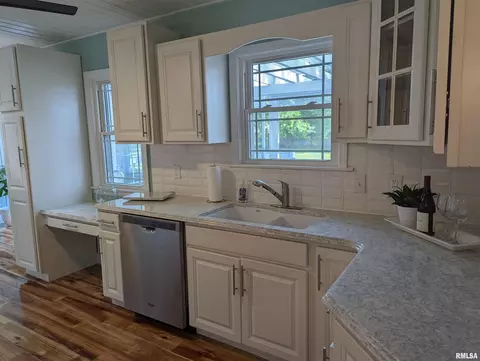 4202 21st Ave, Moline, IL 61265 photo 9