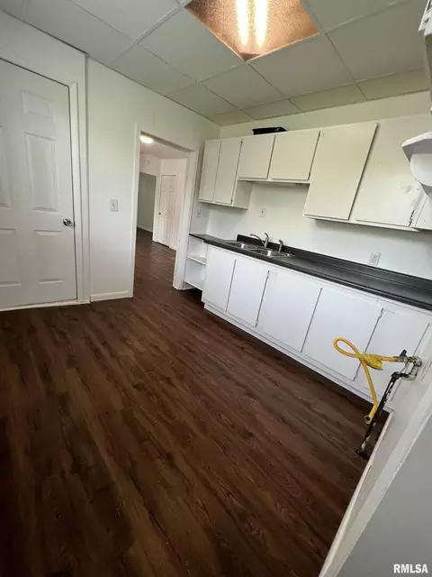 2506 18th St, Moline, IL 61265 photo 5