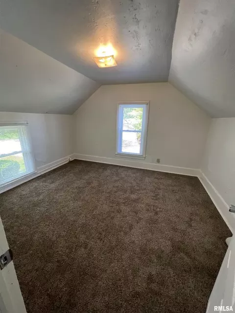 2506 18th St, Moline, IL 61265 photo 8