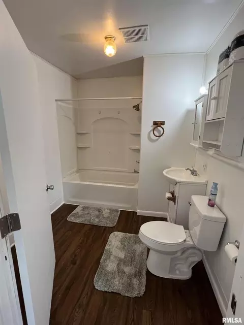 2506 18th St, Moline, IL 61265 photo 4
