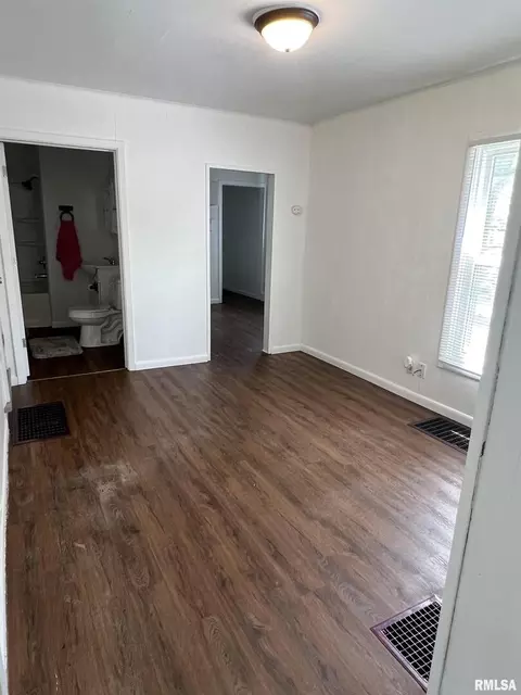 2506 18th St, Moline, IL 61265 photo 3