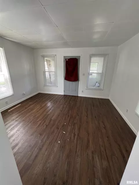 2506 18th St, Moline, IL 61265 photo 2