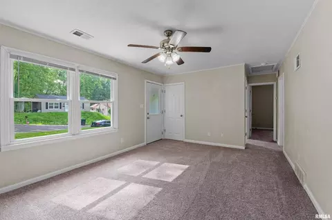 534 37th St, Moline, IL 61265 photo 3