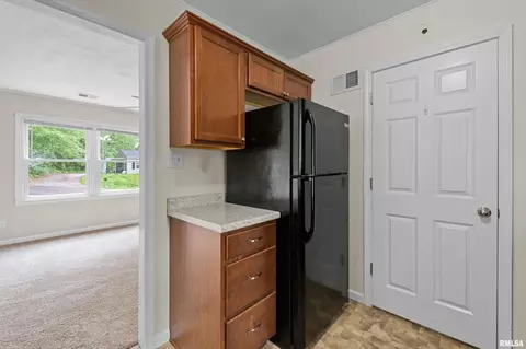 534 37th St, Moline, IL 61265 photo 5