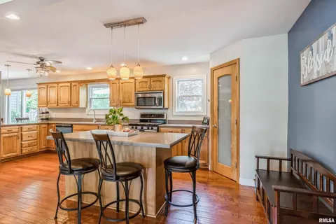 3414 15th St, Moline, IL 61265 photo 9