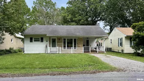 616 N 7th St, Herrin, IL 62948 photo 2