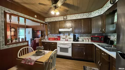 616 N 7th St, Herrin, IL 62948 photo 7
