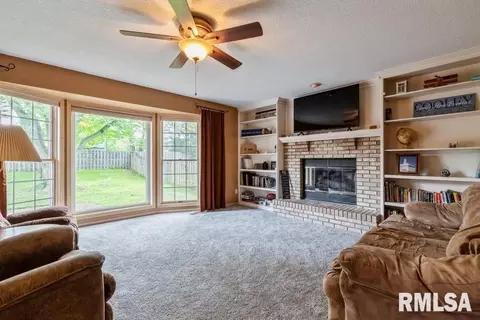 3610 72nd St, Moline, IL 61265 photo 5
