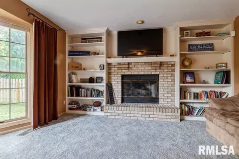 3610 72nd St, Moline, IL 61265 photo 6