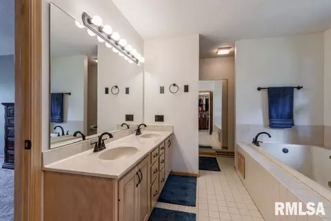 3610 72nd St, Moline, IL 61265 photo 21