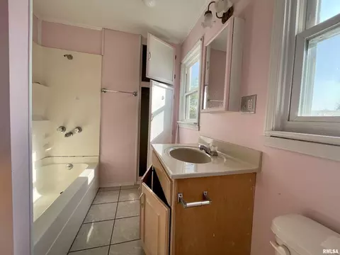 912 Elder St, Eldorado, IL 62930 photo 8