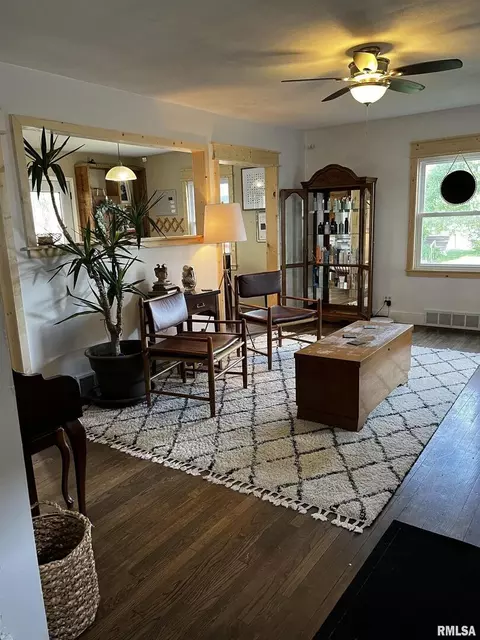 1613 20th Ave, Moline, IL 61265 photo 2