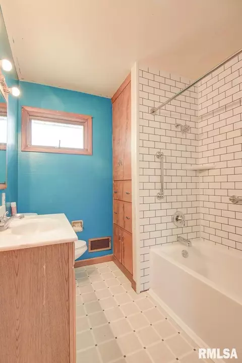 2206 Market St, Thomson, IL 61285 photo 7
