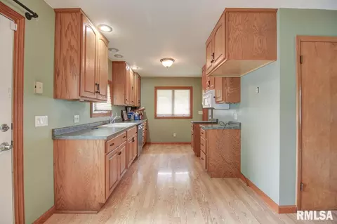 2206 Market St, Thomson, IL 61285 photo 2