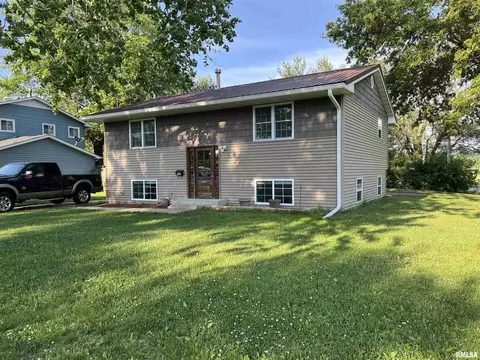 4610 51st St, Moline, IL 61265 photo 2