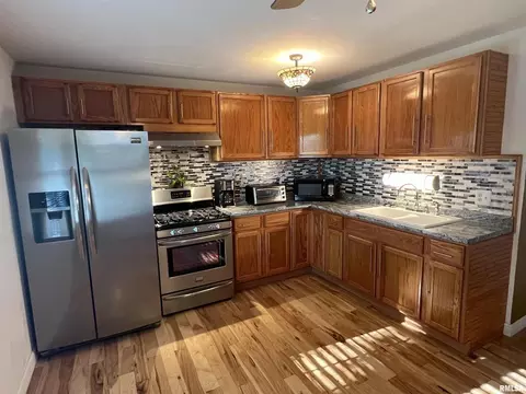 4610 51st St, Moline, IL 61265 photo 12