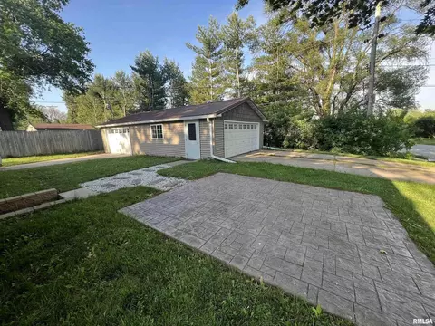 4610 51st St, Moline, IL 61265 photo 6