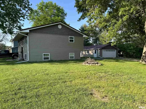 4610 51st St, Moline, IL 61265 photo 3