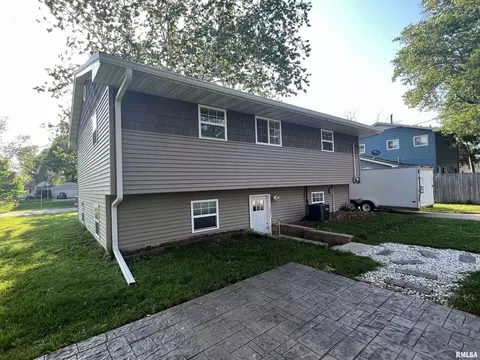 4610 51st St, Moline, IL 61265 photo 4