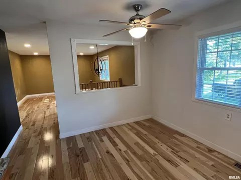 4610 51st St, Moline, IL 61265 photo 10