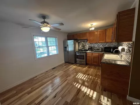 4610 51st St, Moline, IL 61265 photo 11