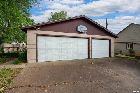 1025 14th Ave, Moline, IL 61265 photo 6