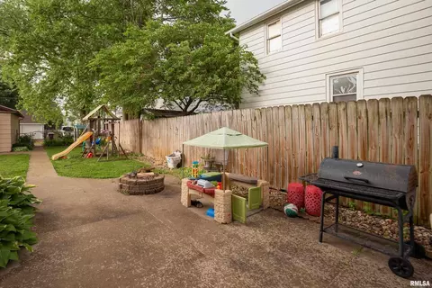 1025 14th Ave, Moline, IL 61265 photo 4